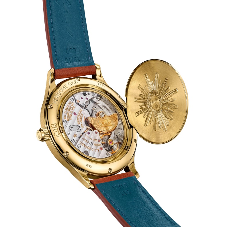ساعة L.U.C XPS 1860 Officer Vendôme الجديدة تحتفي بالنقوش الخالدة لعلامة شوبارد