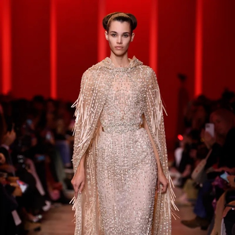 من عروض إيلي صعب لربيع 2024