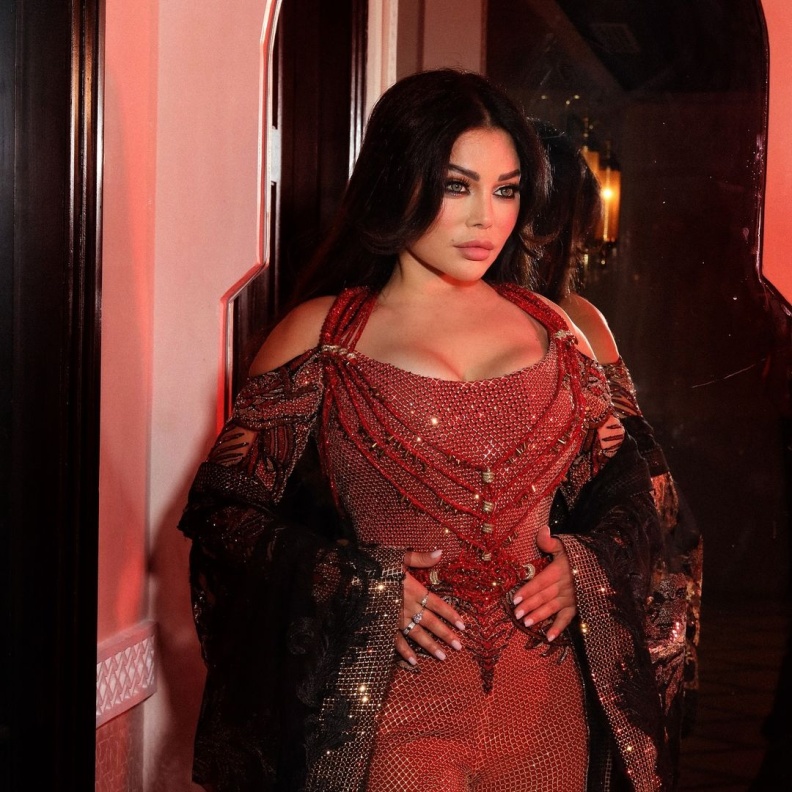 تصاميم مجوهرات مُبهرة نسّقتها نجمات الوطن العربي خلال حفلات موسم الصيف