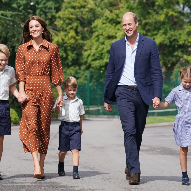 وليام وكيت يفضلان مناقشة مشاعرهما مع أطفالهما على أريكة الدردشة