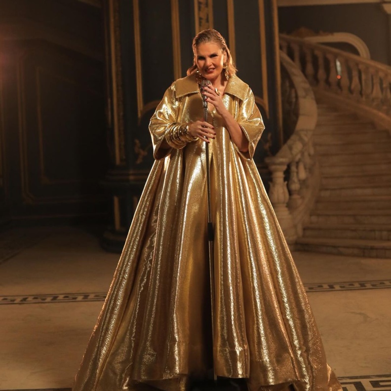 النجمة يسرا