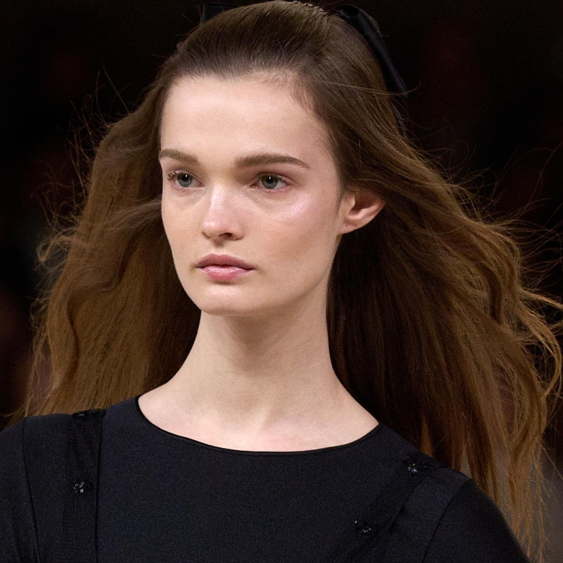 ما هي الفيتامينات المسؤولة عن تساقط الشعر ؟