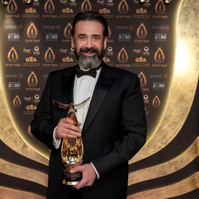 كريم عبد العزيز