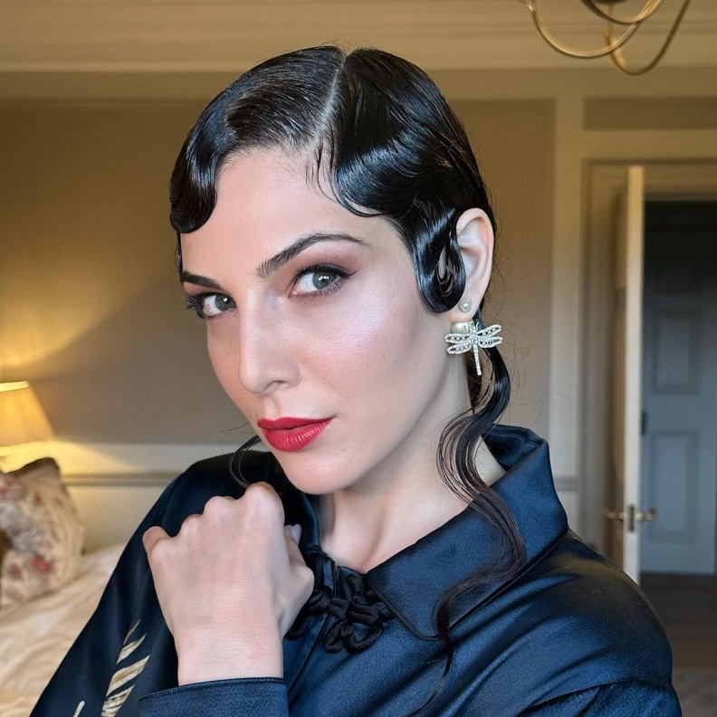 إطلالة رزان جمال بستايل عصري لافت