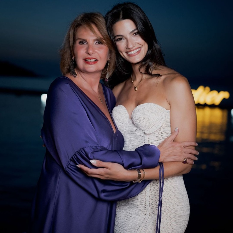 تارا عماد ويسرا