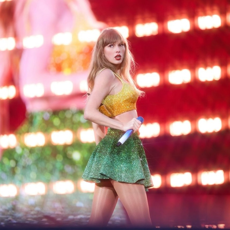 تايلور سويفت
