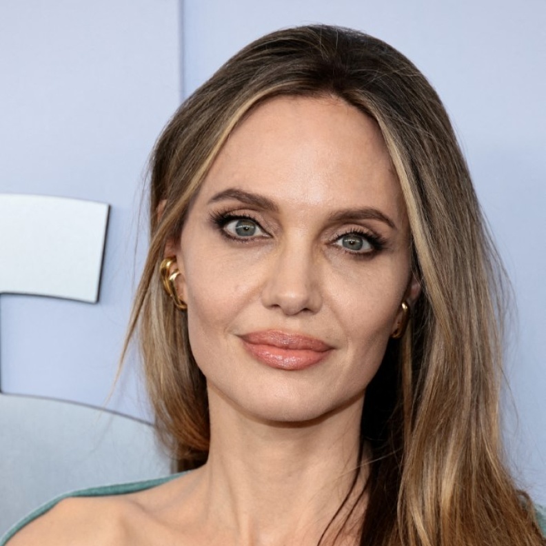 توجّهات جمالية جديدة لإطلالات النجمات في حفل Tony Awards