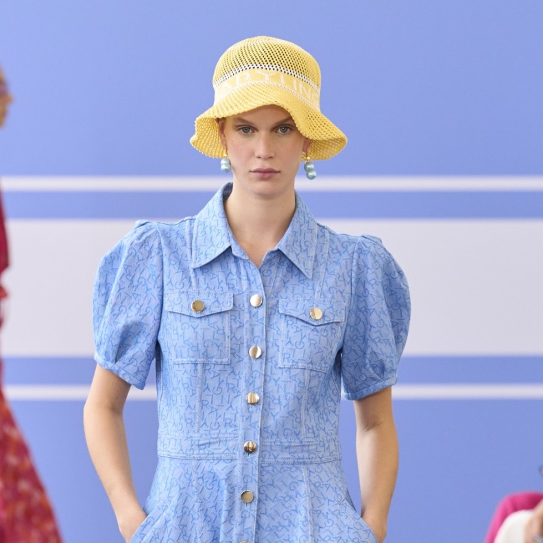 القبعات الشبابية أساسية في رحلات السفر