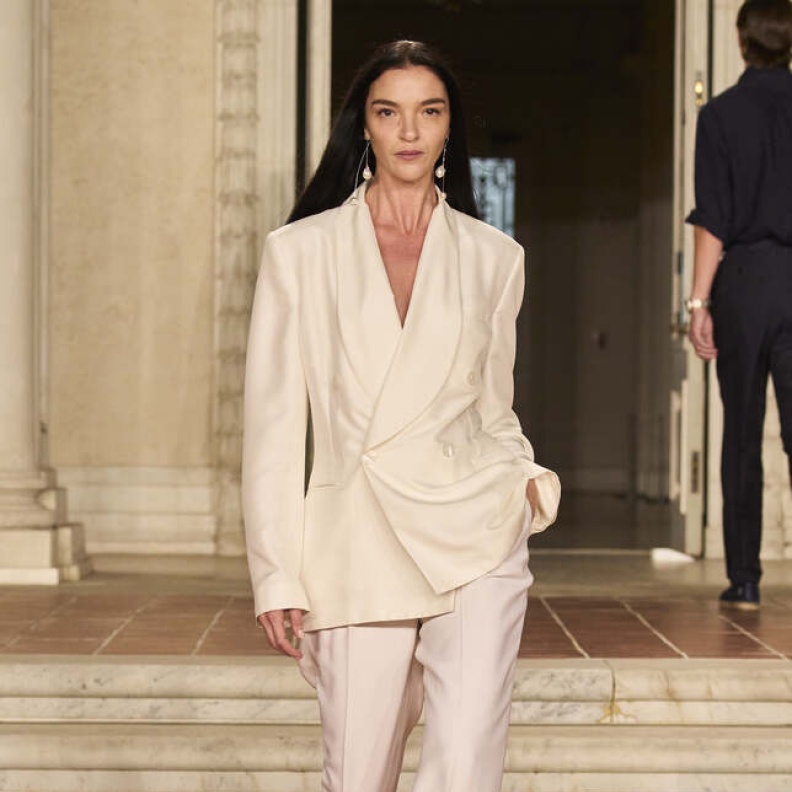 إطلالة من Ralph LAuren لربيع وصيف 2023