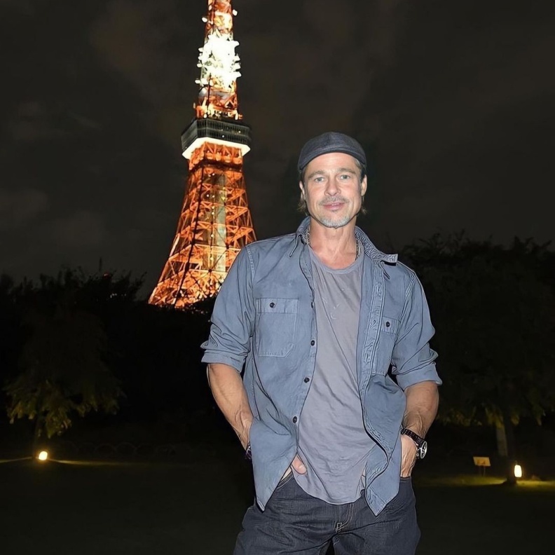 براد بيت في رحلة باريسية