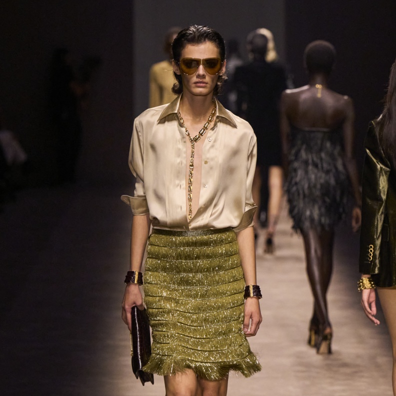 اردتداء القميص من الممكن أن ينقذ أناقتك في كل مرة