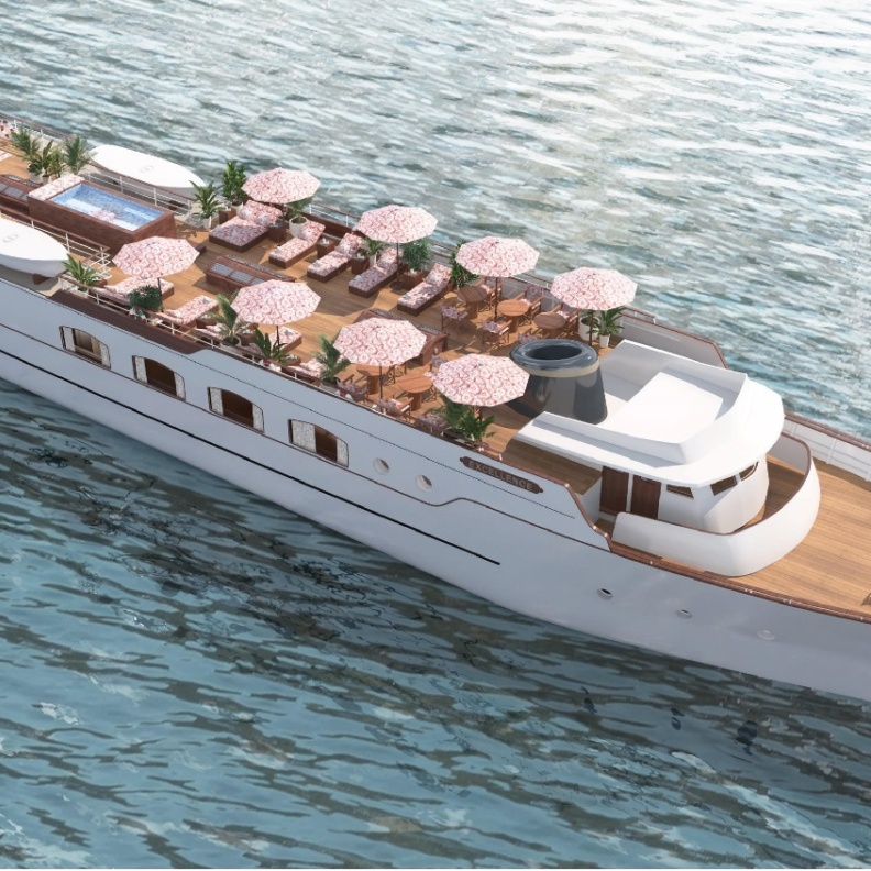 غوصوا في عالم من الرفاهية  على يخت Dior Spa في باريس