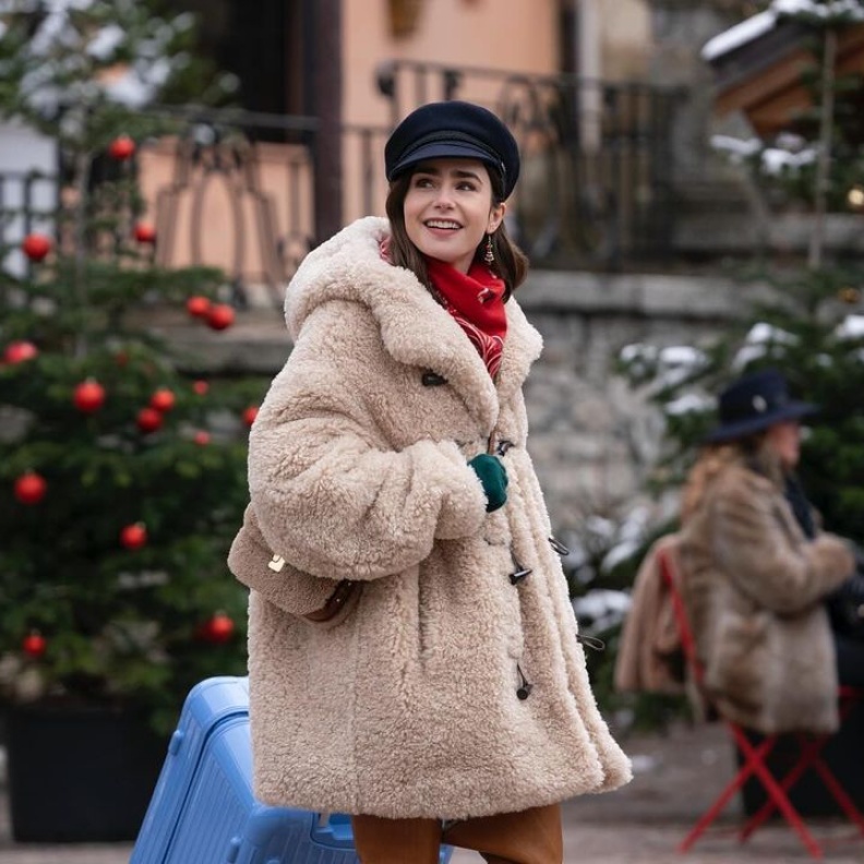 مسلسل "Emily in Paris"