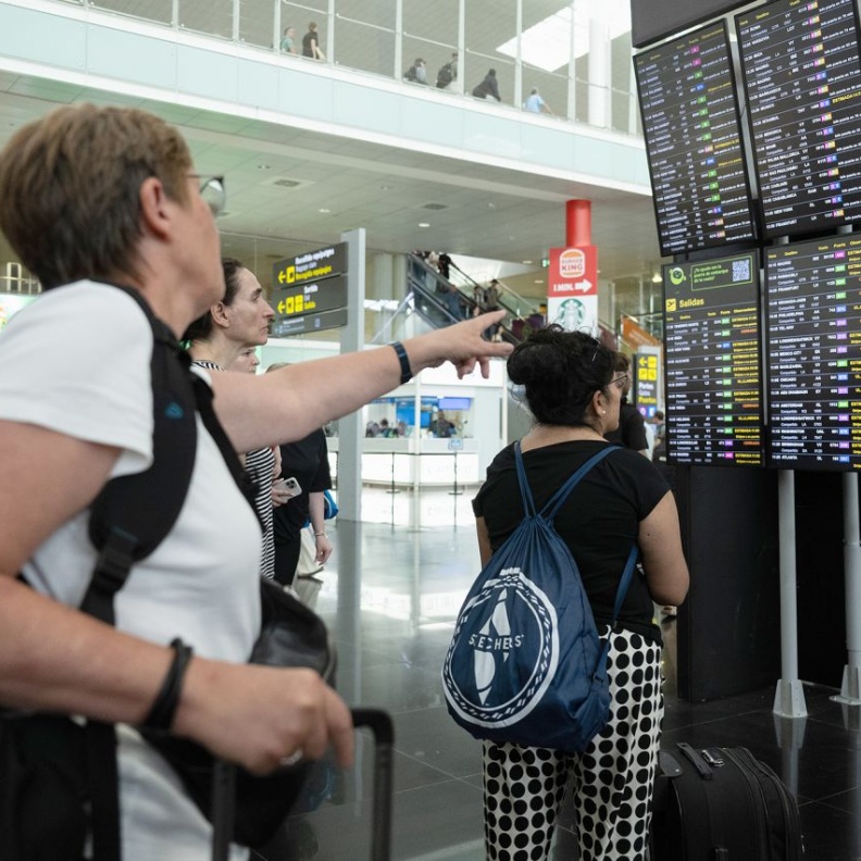 أعطال الإنترنت توقف رحلات طيران