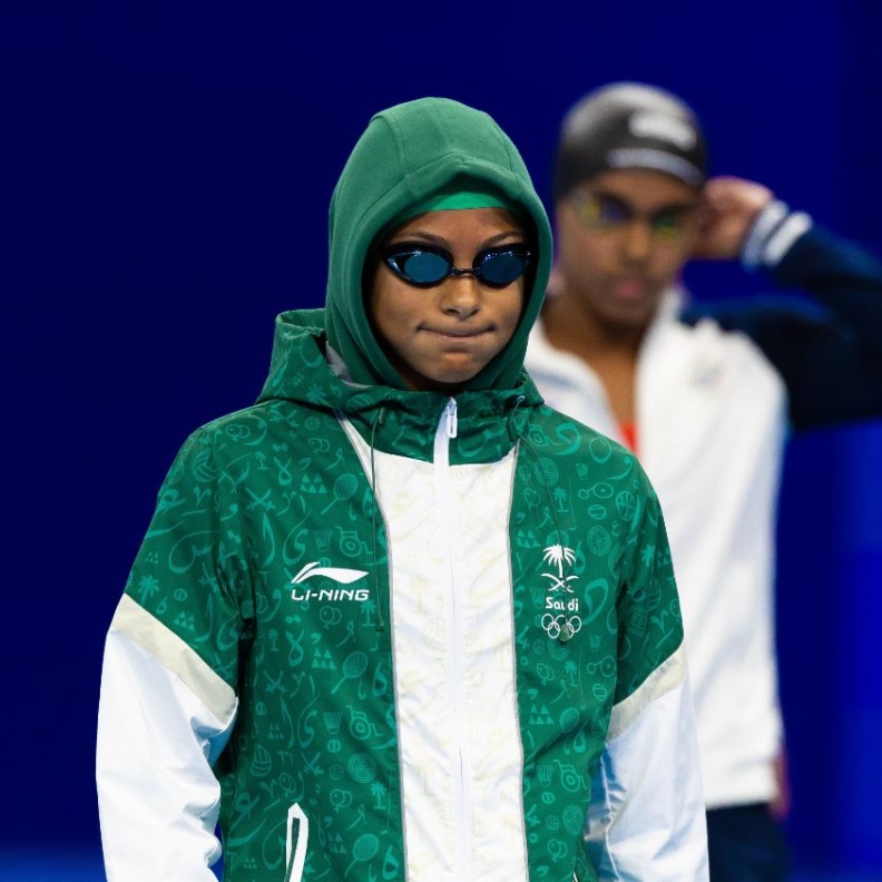 أول سباحة سعودية في تاريخ الأولمبياد تحقق رقما شخصيا جديدا