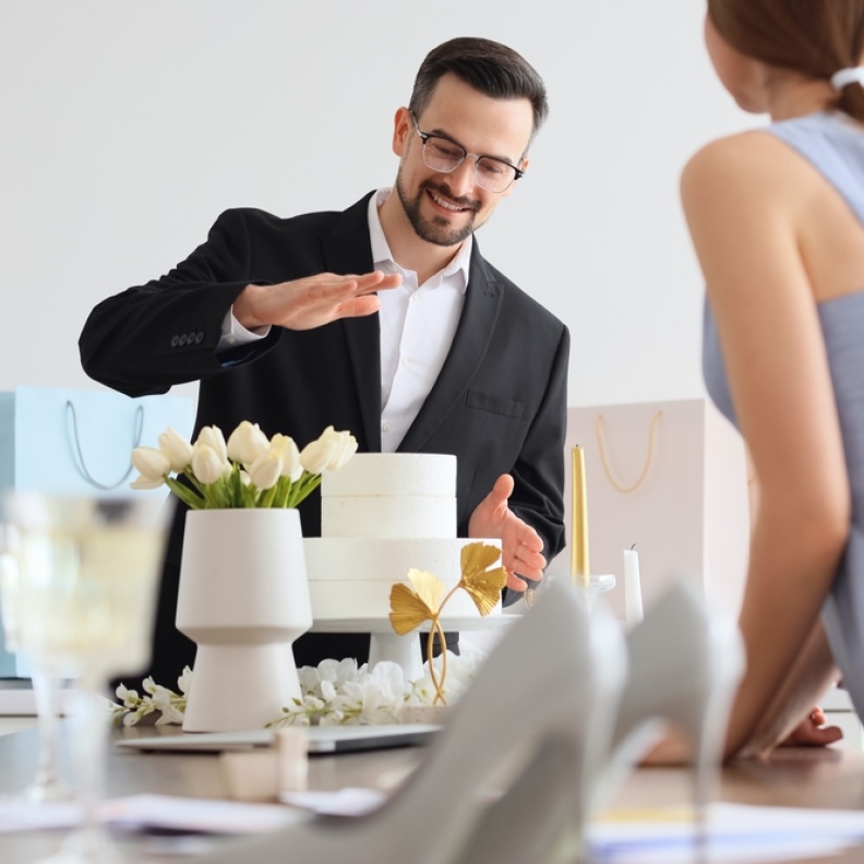 اختيار كيك اعراس فخم لزفاف سنة 2024