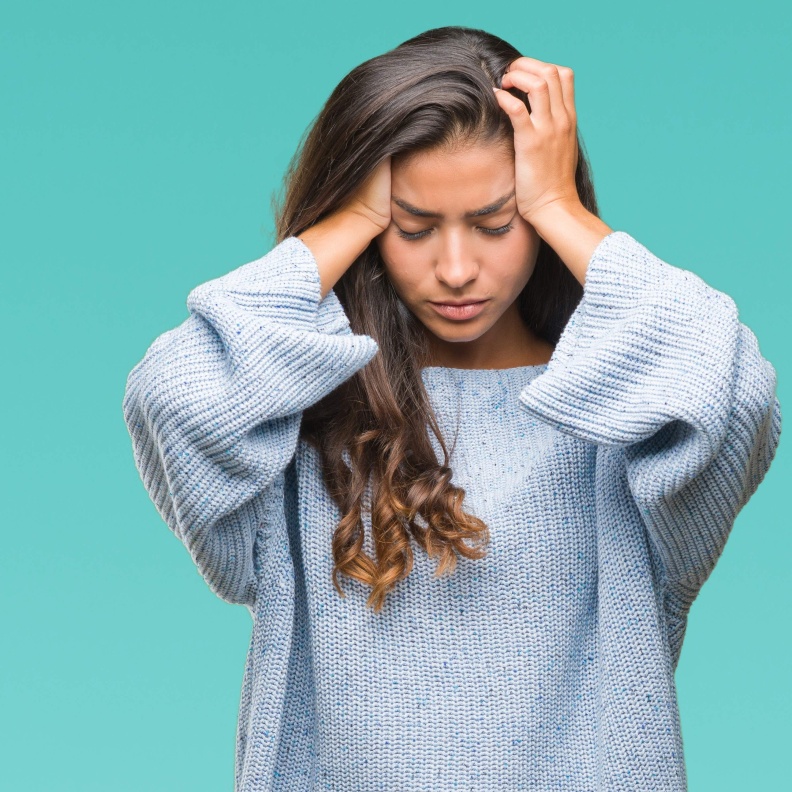 التوتر من أسباب رجفان اليد التي يمكن التغلب عليها بالتوقف عنه 