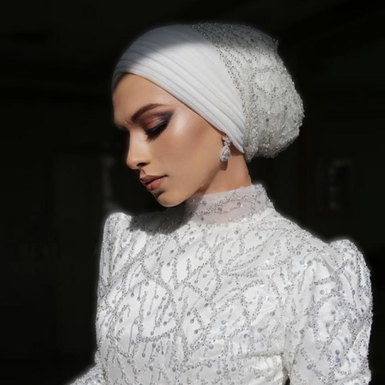 التوربان من اكسسوارات العروسة المحجبة