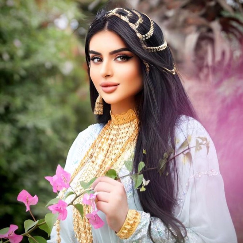 الشيخة مُهرة آل مكتوم مُلهمة المرأة العربية بتصاميم مجوهراتها اللافتة 