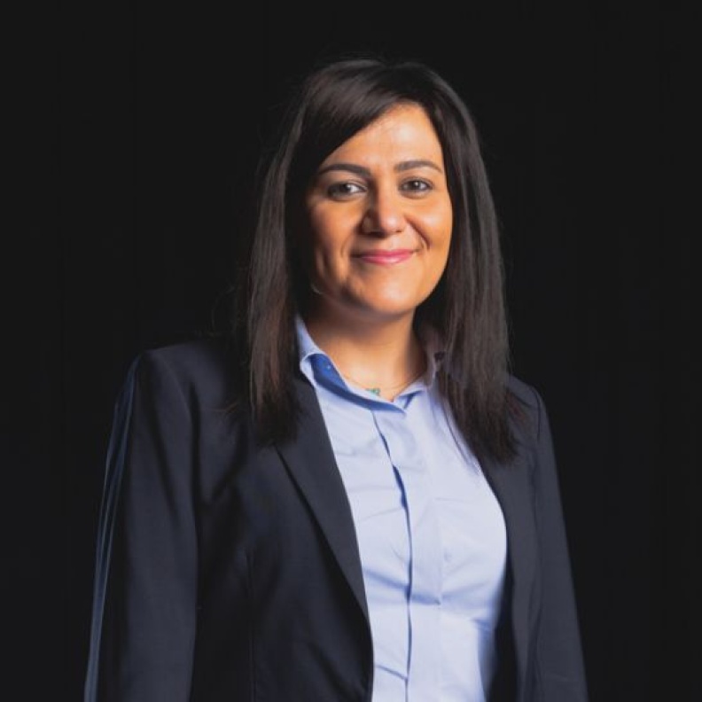 العالمة السعودية نيفين خشاب الصورة من موقع timeshighereducation