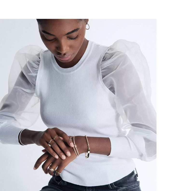 الصورة من تيفاني آند كو. Tiffany & Co