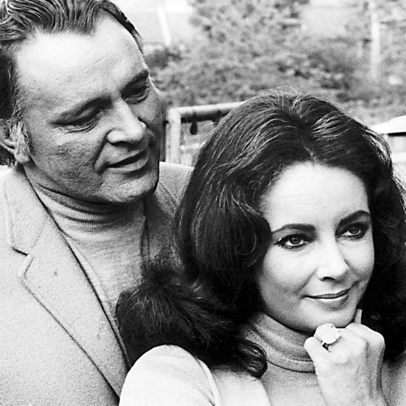 الصورة من موقع Elizabeth Taylor