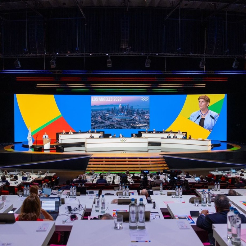 المملكة تستعرض ملفها لاستضافة النسخة الأولى من أولمبياد الرياضات الإلكترونية أمام الأولمبية الدولية