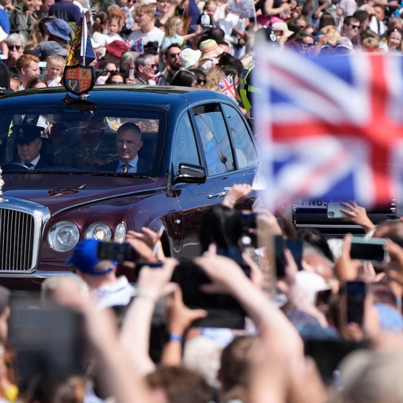 الملك تشارلز يحول سيارات بنتلي الملكية للعمل بالوقود الحيوي 