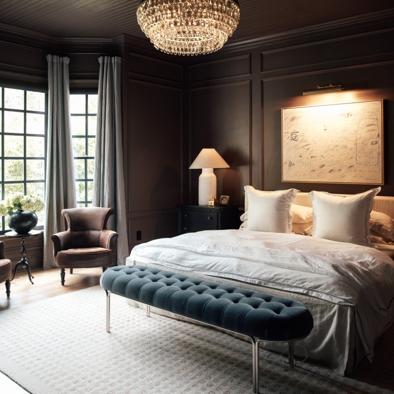 تتجه إضاءة غرف النوم العصرية نحو نهج متعدد الطبقات