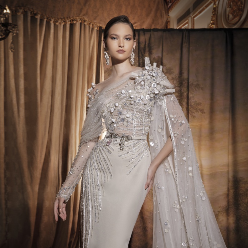 تجسيد لافت لكروم العنب في مجموعة زياد نكد للأزياء الراقية