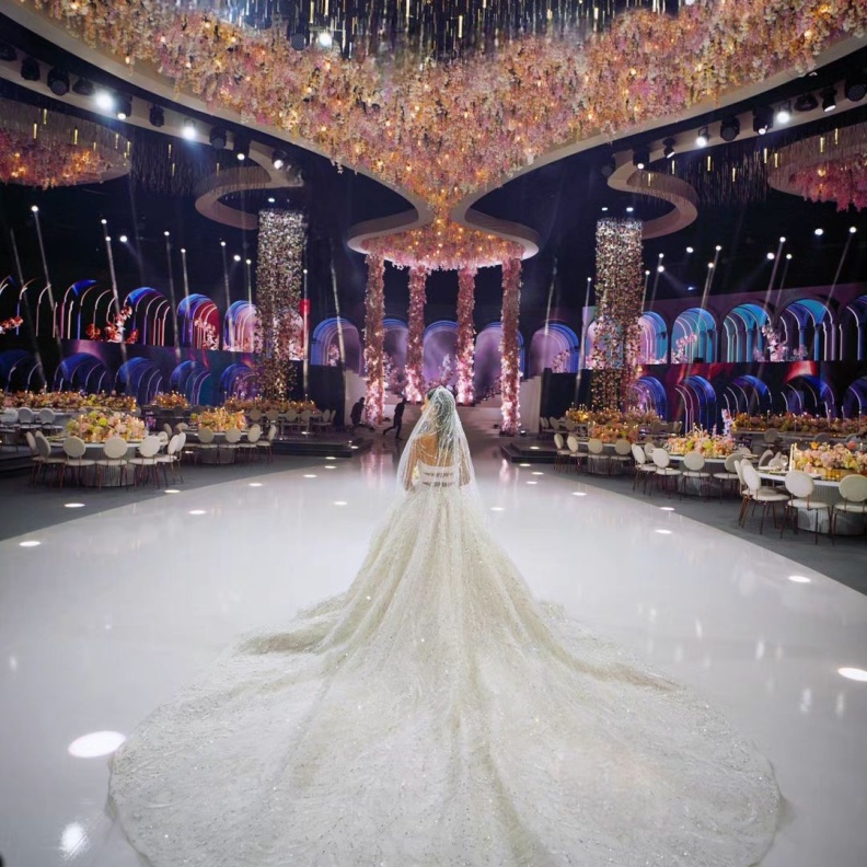 زفاف خيالي بديكور فخم وملكي