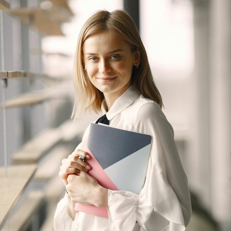 التعلم المستمر حصنكِ المنيع لمواجهة تحديات العصّر و البيئة التكنولوجية المحيطة بكِ