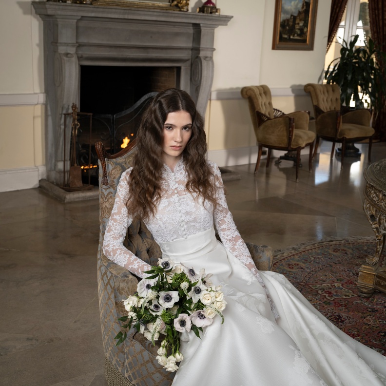 فستان زفاف من تصميم ريم عكرا