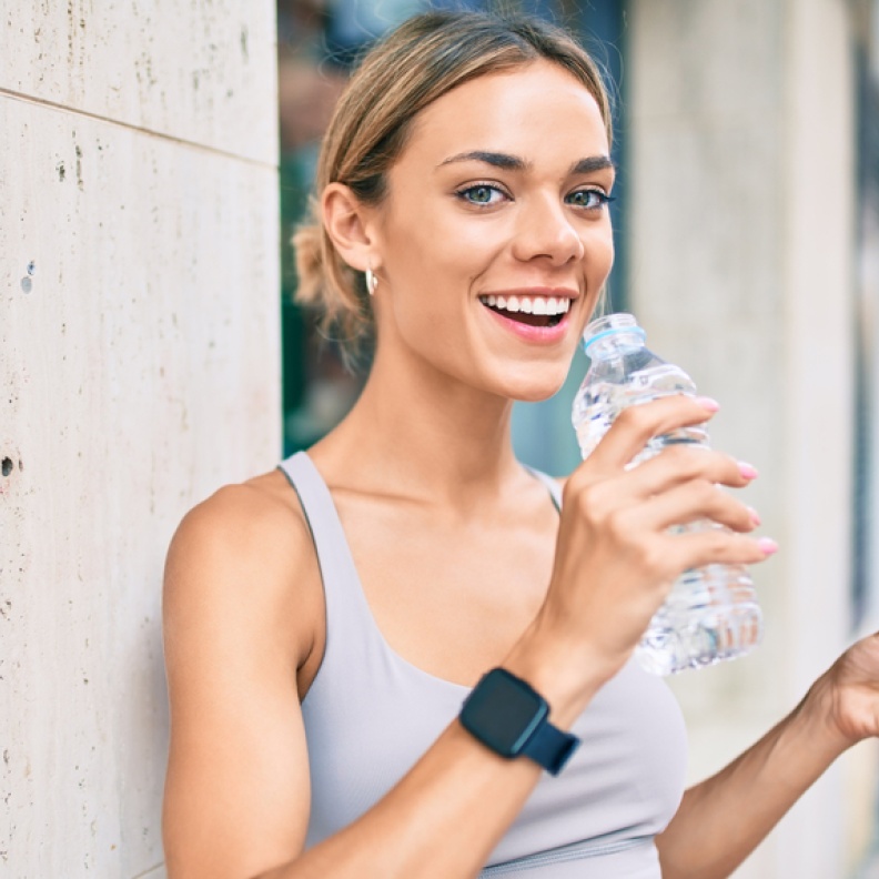 ما كمية المياه التي ينبغي تناولها كل يوم خلال فصل الصيف