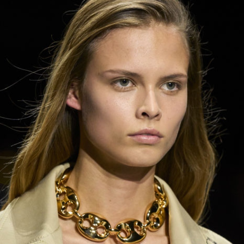  افخم العطور النسائية لمناسبات الصيف