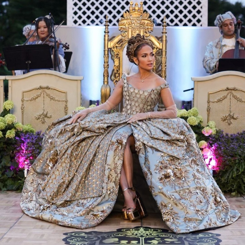 فستان جينيفر لوبيز 