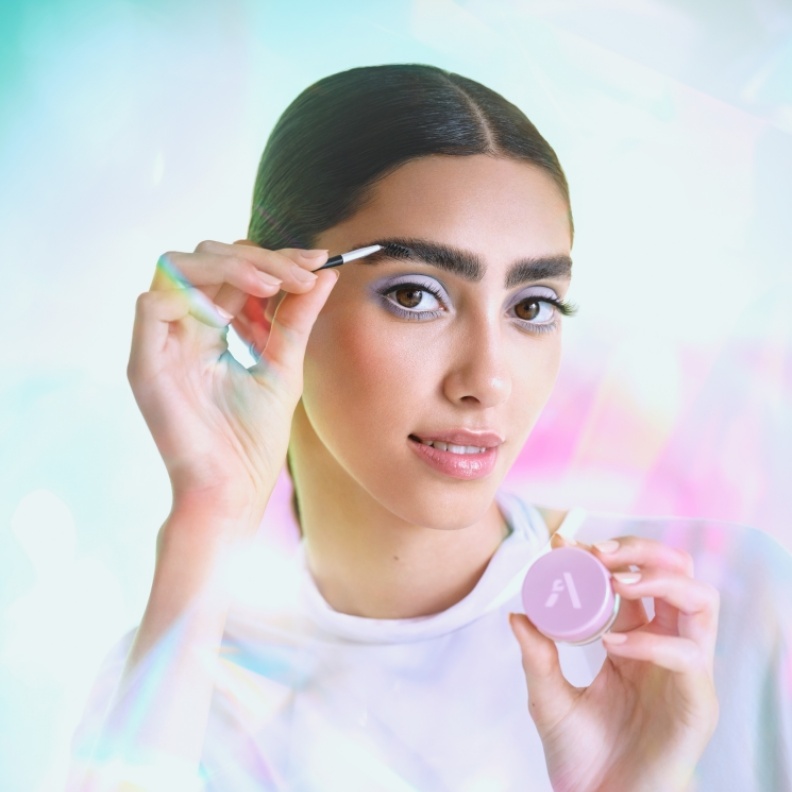 " أستيري بيوتي" تطلق مجموعتها الجديدة بعنوان "صيف مفرط الخيال"..إليك كل التفاصيل