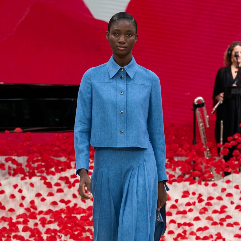 إطلالة من Akris