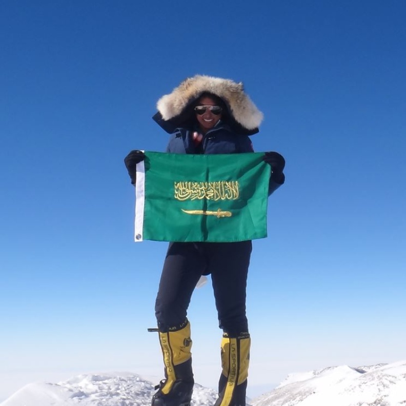 قصص ملهمة لعربيات وصلن إلى أعلى قمة في العالم