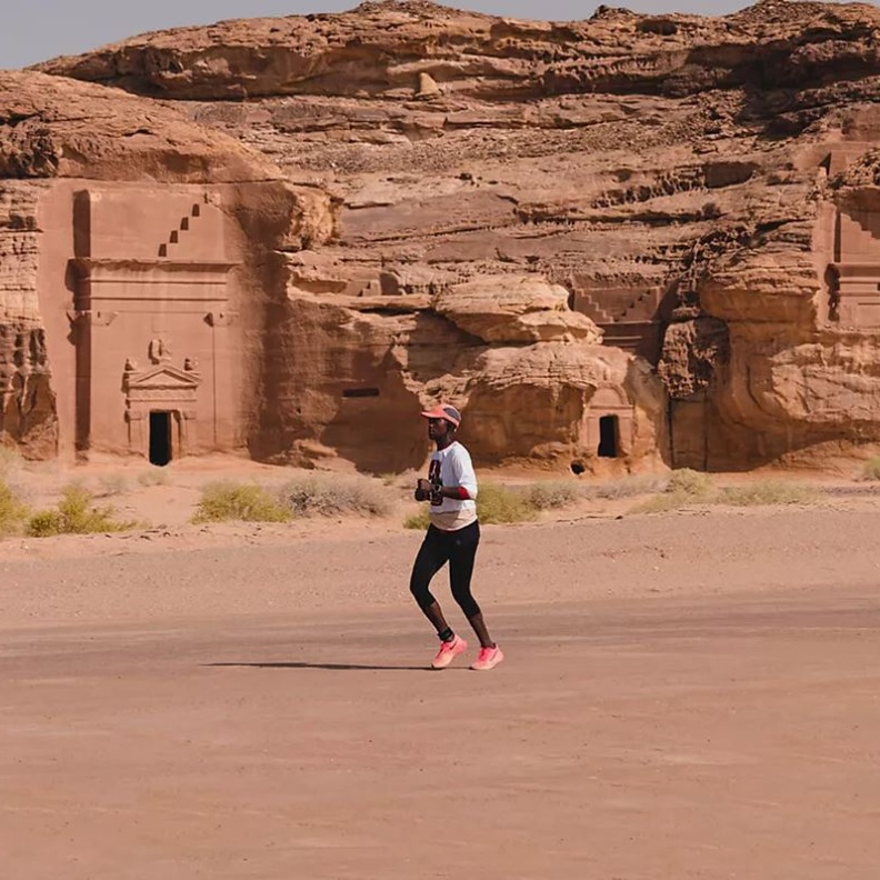 سباق لهيب العلا.. تجربة رياضية استثنائية بين أشهر معالم العلا