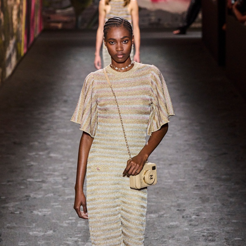 فساتين محتشمة لصيف 2024 من Chanel