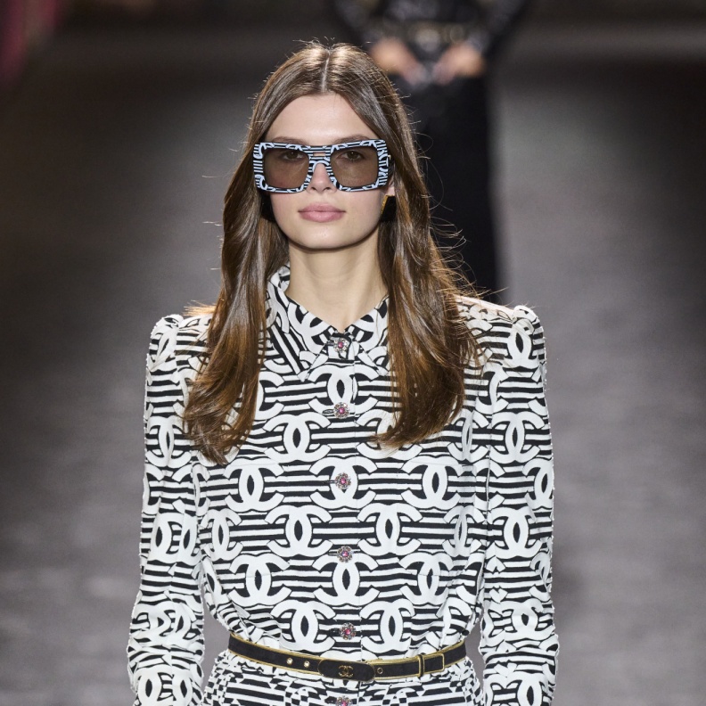 نظارات تتناسب مع الملابس من Chanel 