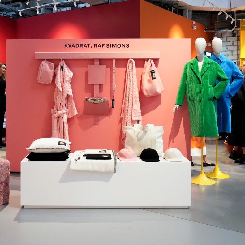 The Shaker System وليدة تعاون جديد يجمع Kvadrat و Raf Simons... Stine Weinkouff لـ"هي": تقدير متبادل للحرفية والتصميم الرائعين