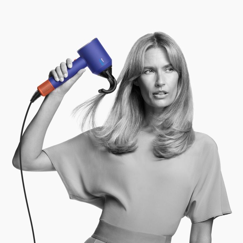 مجفف الشعر الجديد «سوبر سونيك نورال» من دايسون متوفر الآن في الشرق الأوسط