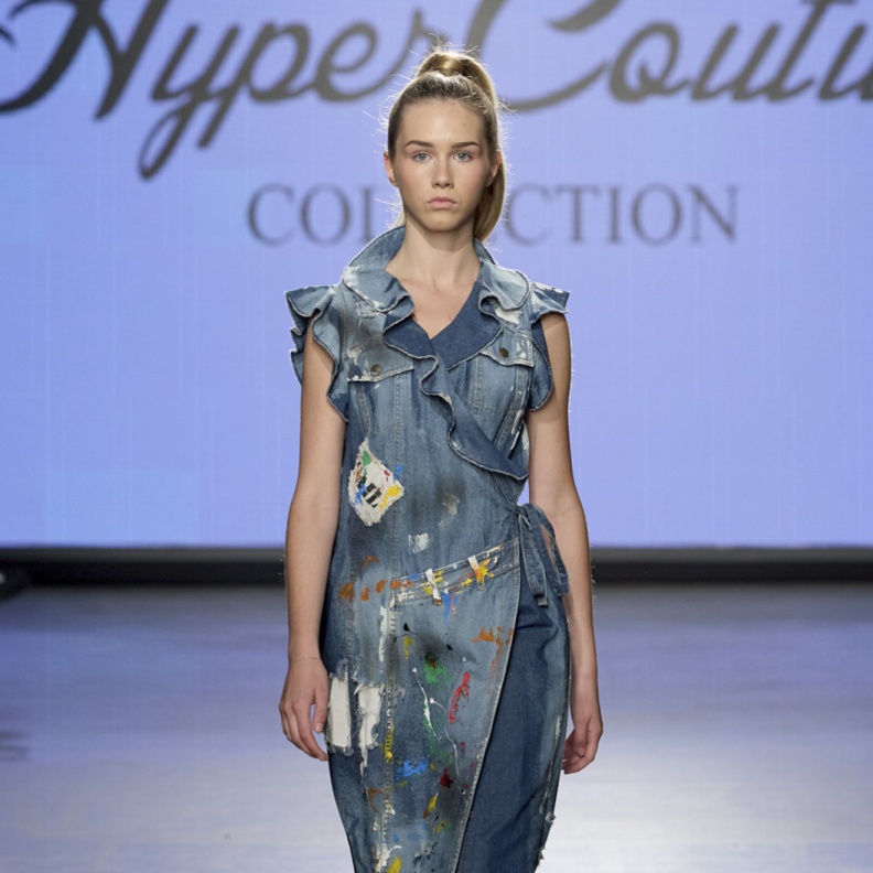 فساتين الجينز صيحة أساسية في خزانتك وستايل شبابي لا يزول