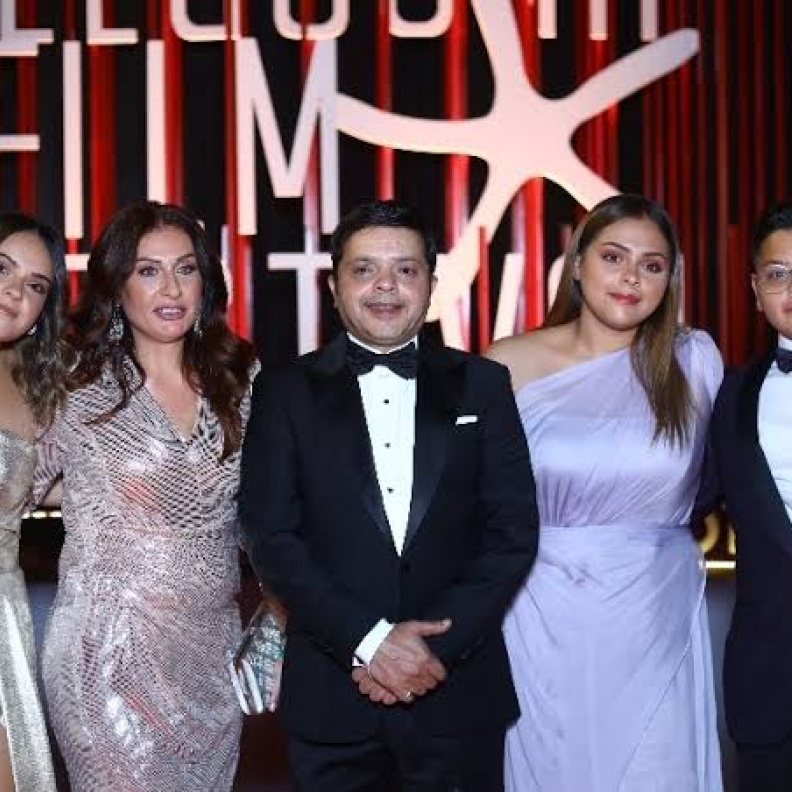 أسرة محمد هنيدي