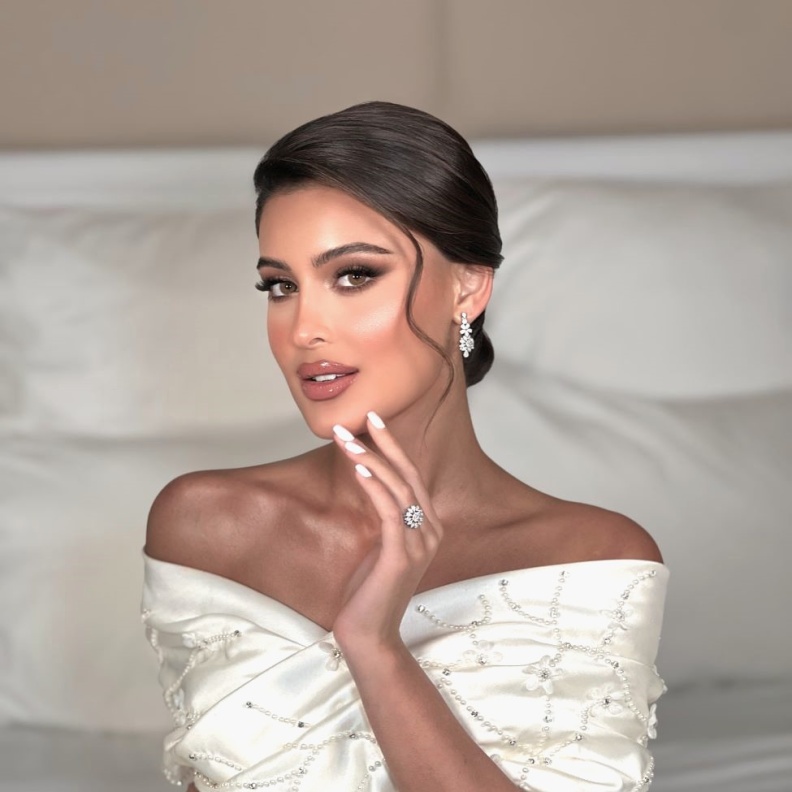 من تسريحات العرايس من مصففة الشعر هديل سعد