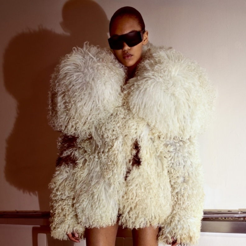 Alexander McQueen تكشف عن حملتها لتشكيلة خريف وشتاء 2024