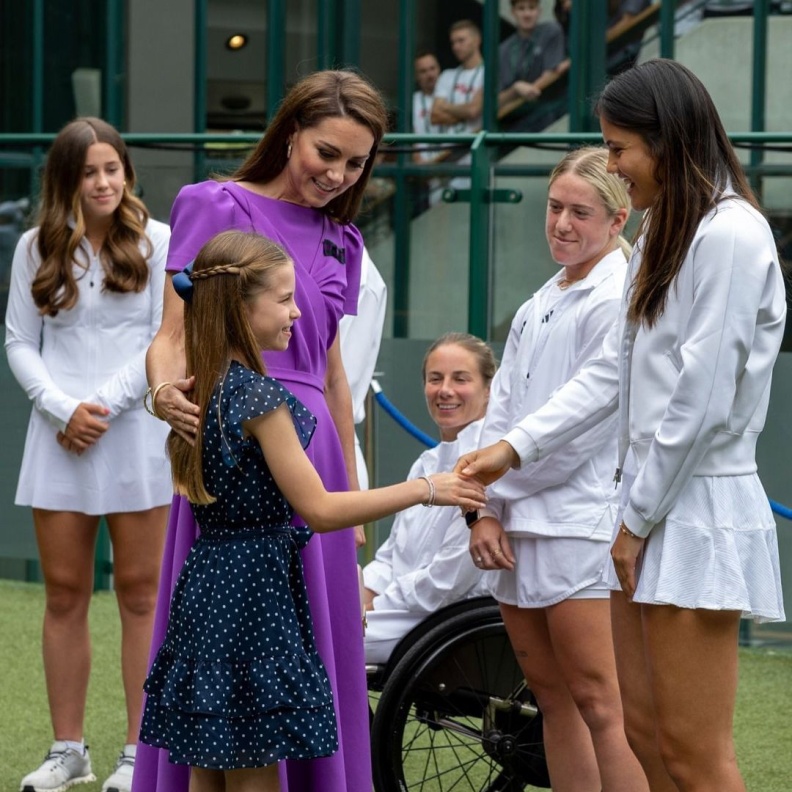 كيت ميدلتون برفقة الاميرة شارلوت في ويمبلدون