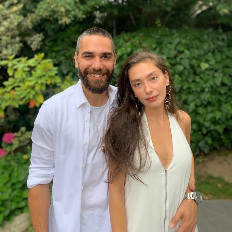 ناسليهان اتاغول وقادير دوغلو في صورة عفوية 